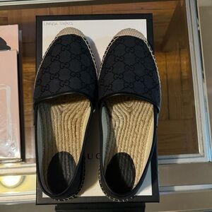 Authentic Gucci espadrille flat shoe
